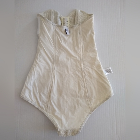 Lisa Marie Fernandez 🔥 White/Sand Seersucker Textured Cutout One Piece Sz Sm. - Picture 6 of 14
